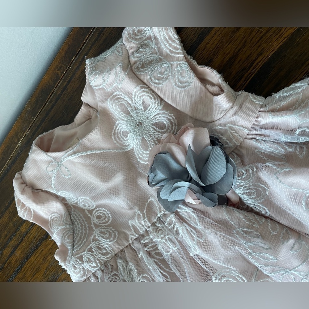 Laura Ashley London, 18 months, baby girl pink white gray lace and tulle dress - Picture 2 of 5
